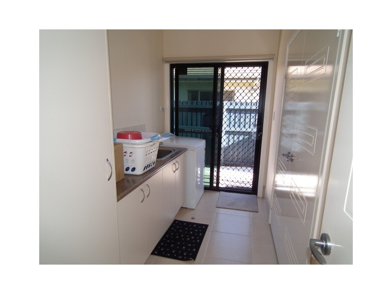 2 Kemble Way, Urraween QLD 4655