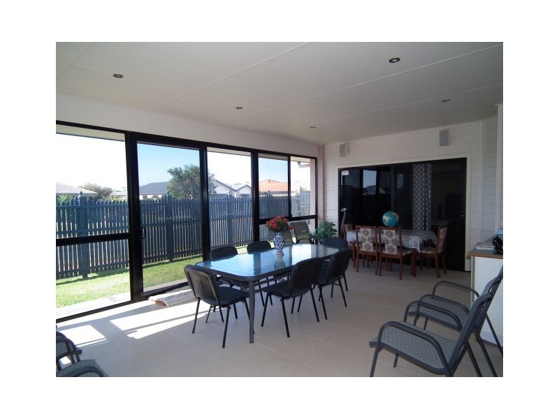 2 Kemble Way, Urraween QLD 4655