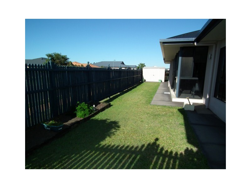 2 Kemble Way, Urraween QLD 4655