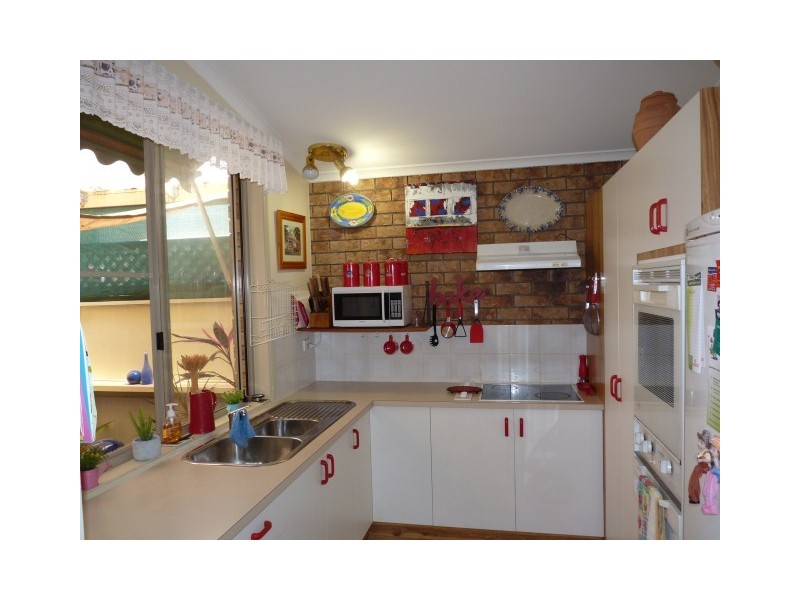 9 Woodland Close, Torquay QLD 4655