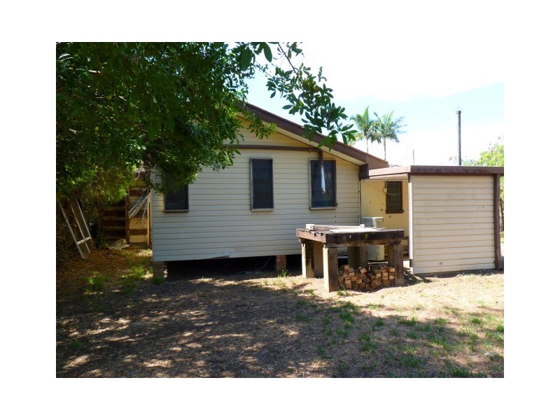 83 Cypress St, Torquay QLD 4655