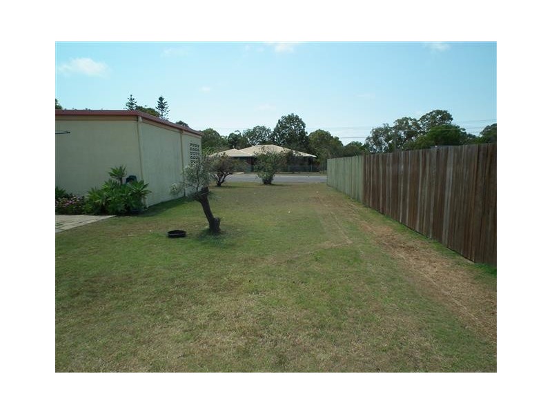 2 Mylne Court, Torquay QLD 4655