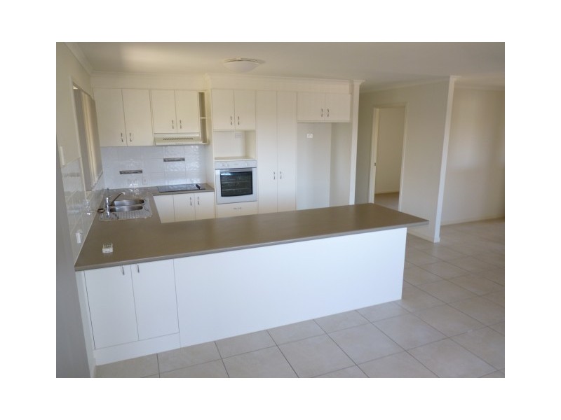 4 Chelsea Court, Urraween QLD 4655