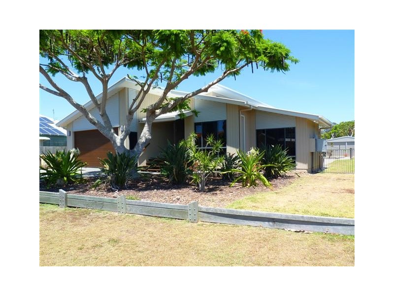 31 Long Street, Point Vernon QLD 4655