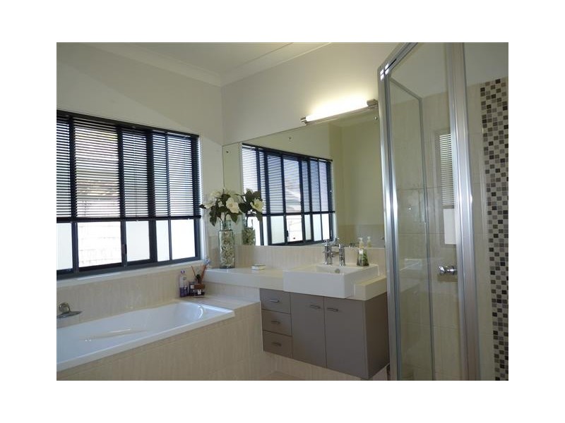 31 Long Street, Point Vernon QLD 4655