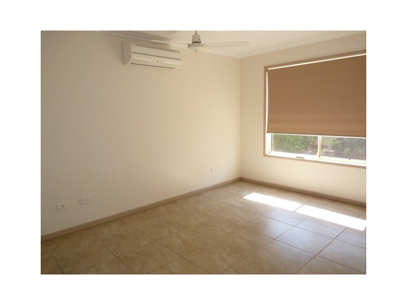 8 Franklin St, Urraween QLD 4655