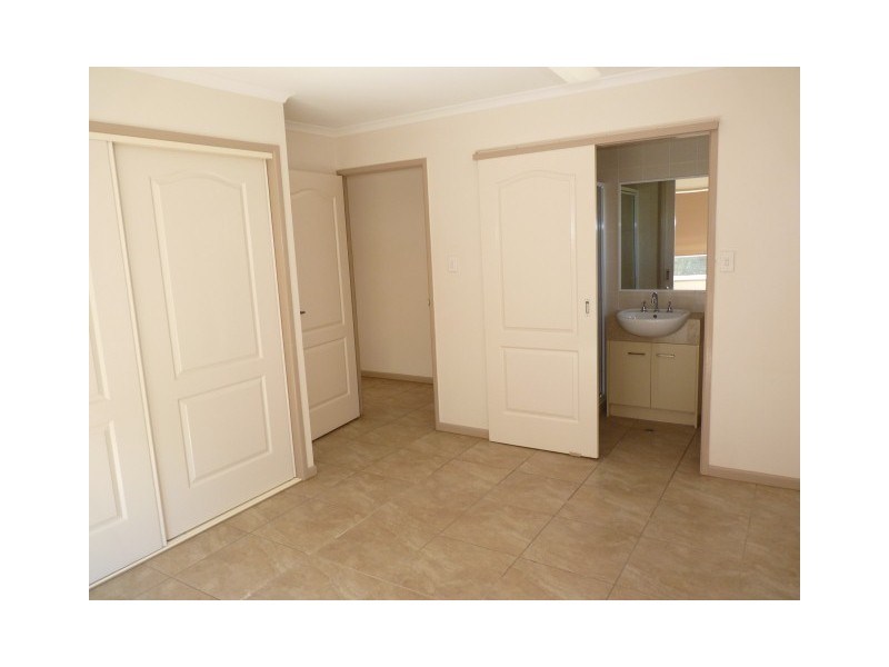 8 Franklin St, Urraween QLD 4655