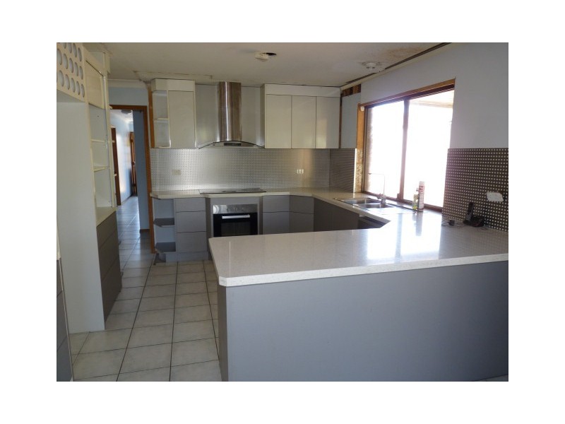 8 Franklin St, Urraween QLD 4655