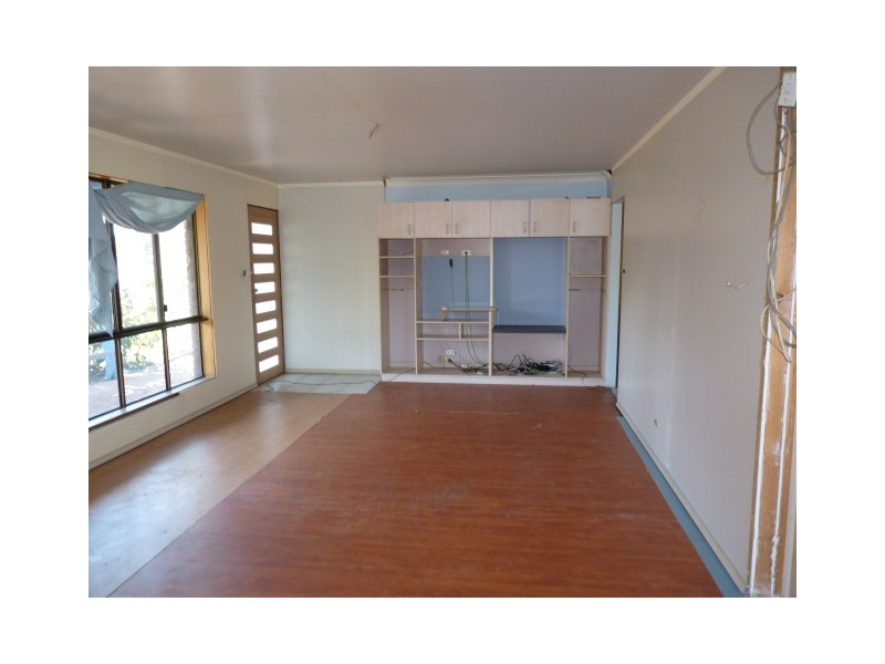 8 Franklin St, Urraween QLD 4655