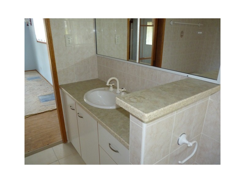 8 Franklin St, Urraween QLD 4655