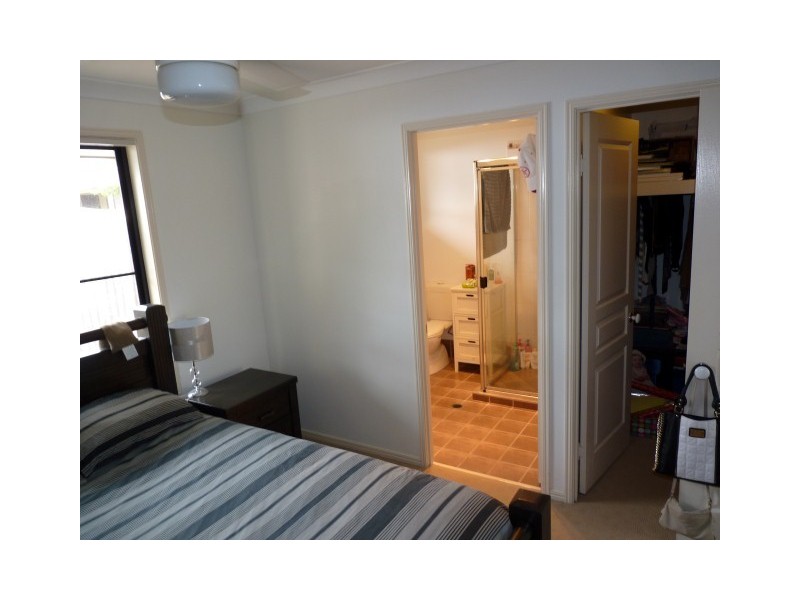 7 Whipbird Court, Urangan QLD 4655