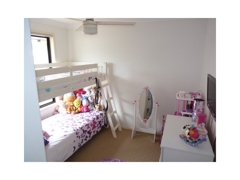 7 Whipbird Court, Urangan QLD 4655