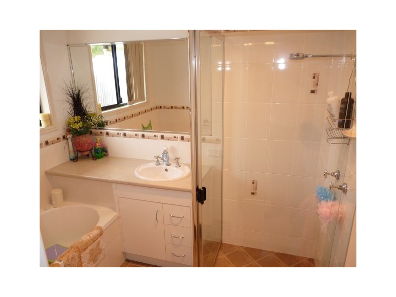 7 Whipbird Court, Urangan QLD 4655