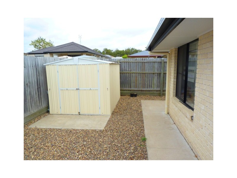 7 Whipbird Court, Urangan QLD 4655