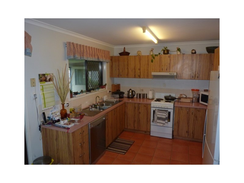 18 Dartmouth Street, Torquay QLD 4655