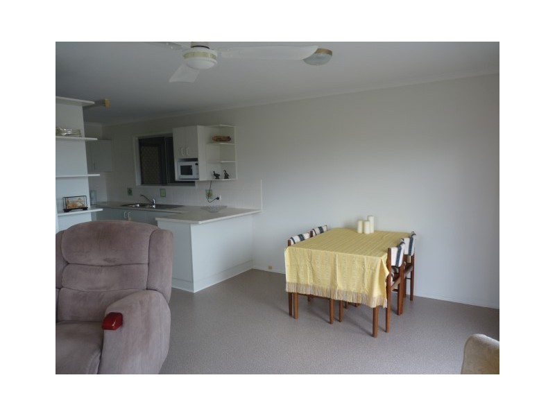 2/66 Taylor Street, Pialba QLD 4655