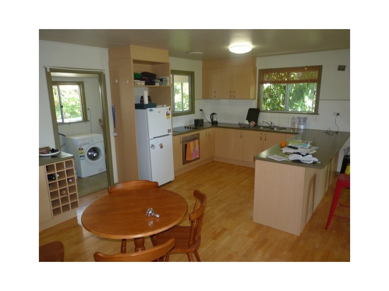 33 Totness Street, Torquay QLD 4655