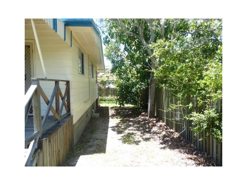 33 Totness Street, Torquay QLD 4655