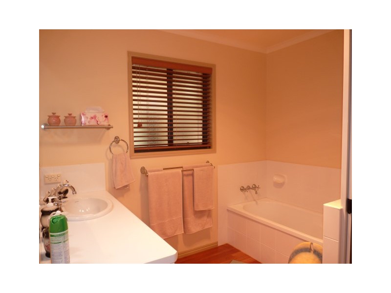 1 Bromiley Court, Dundowran QLD 4655
