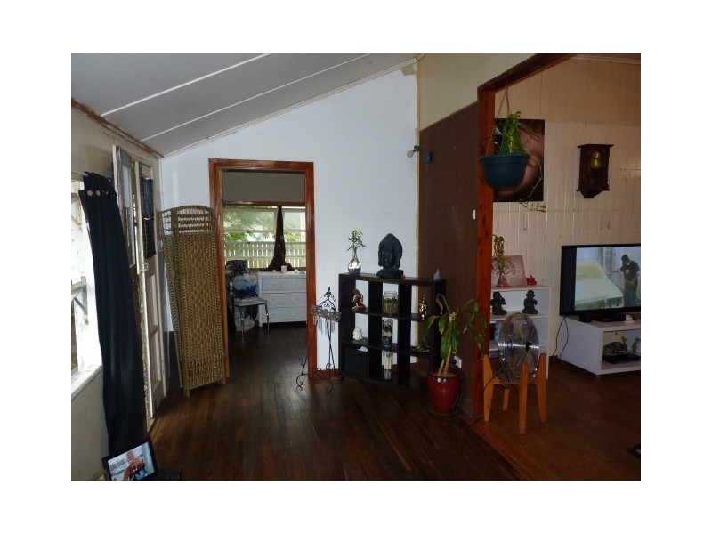 220 Cypress Street, Urangan QLD 4655