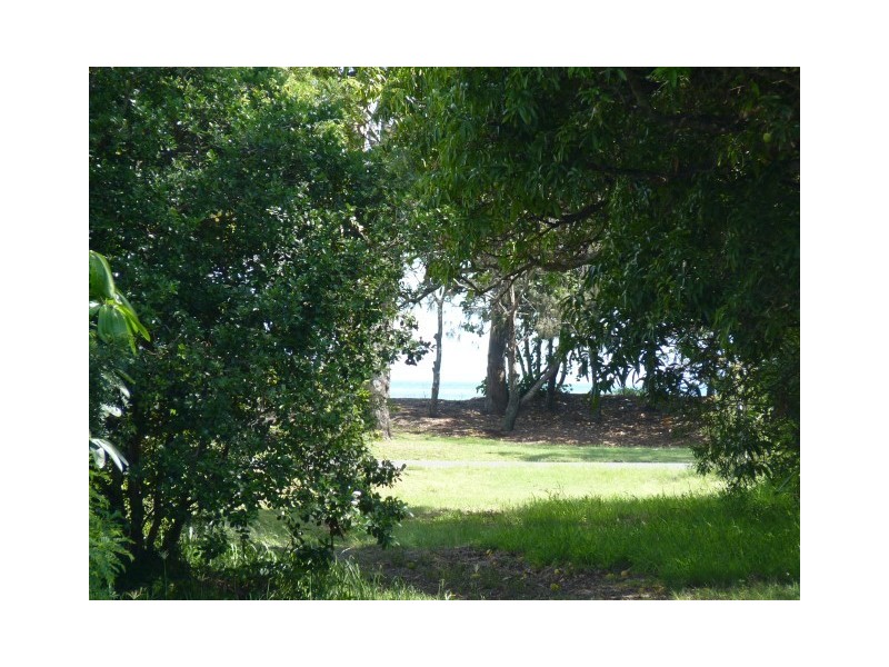 216 Cypress Street, Urangan QLD 4655