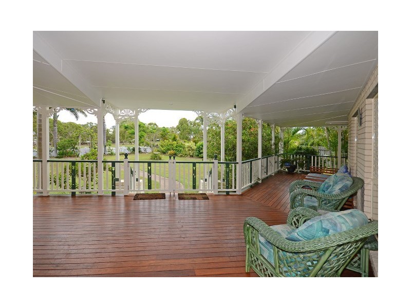 11 Moolyyir Street, Urangan QLD 4655