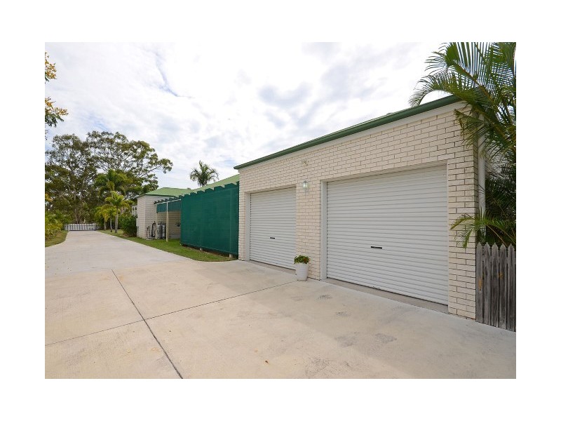 11 Moolyyir Street, Urangan QLD 4655