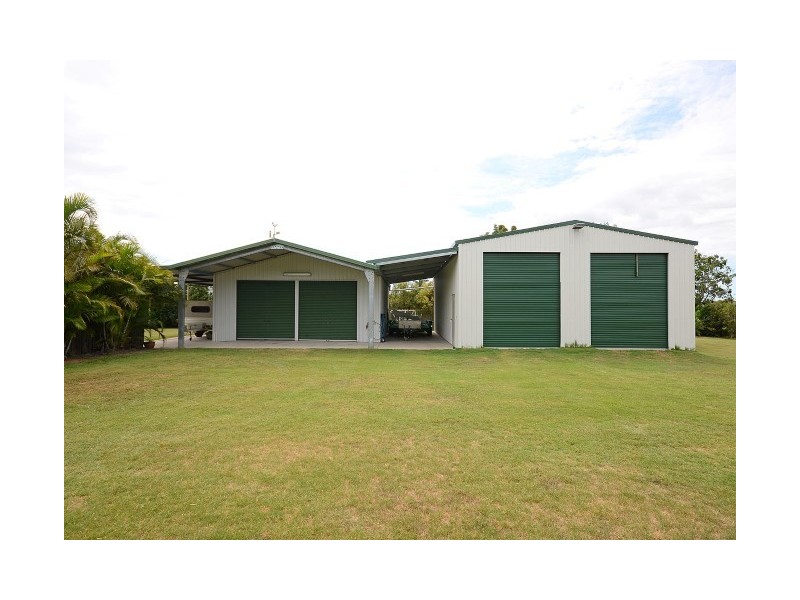 11 Moolyyir Street, Urangan QLD 4655