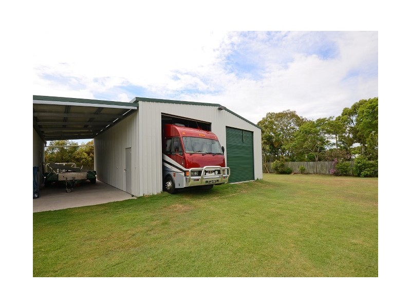 11 Moolyyir Street, Urangan QLD 4655