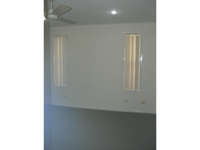 8 Masters Court, Urraween QLD 4655