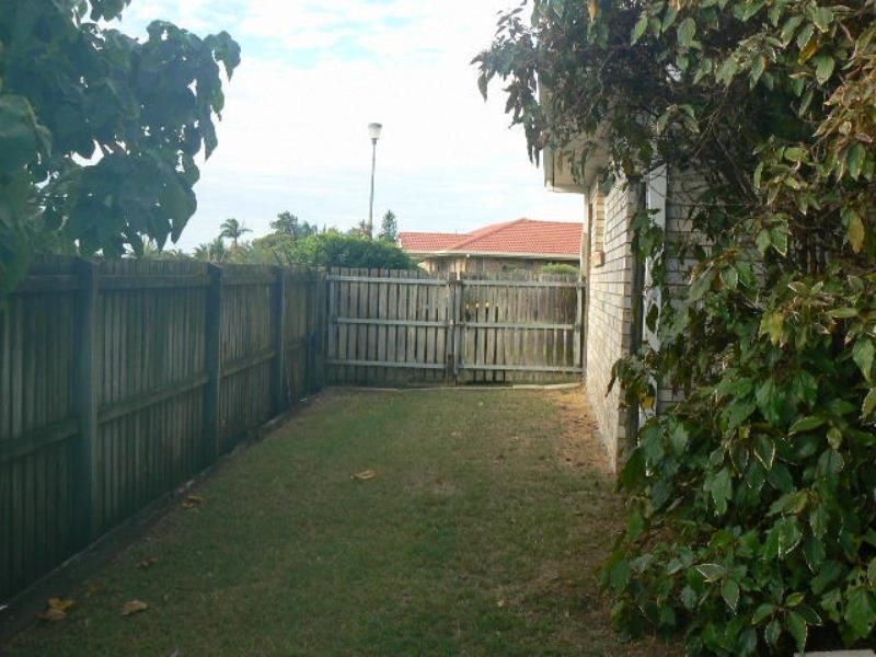 8 Masters Court, Urraween QLD 4655