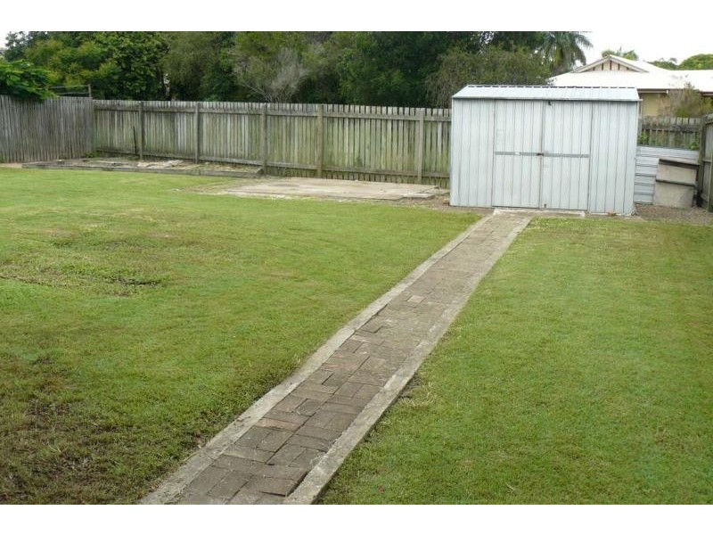 8 Masters Court, Urraween QLD 4655