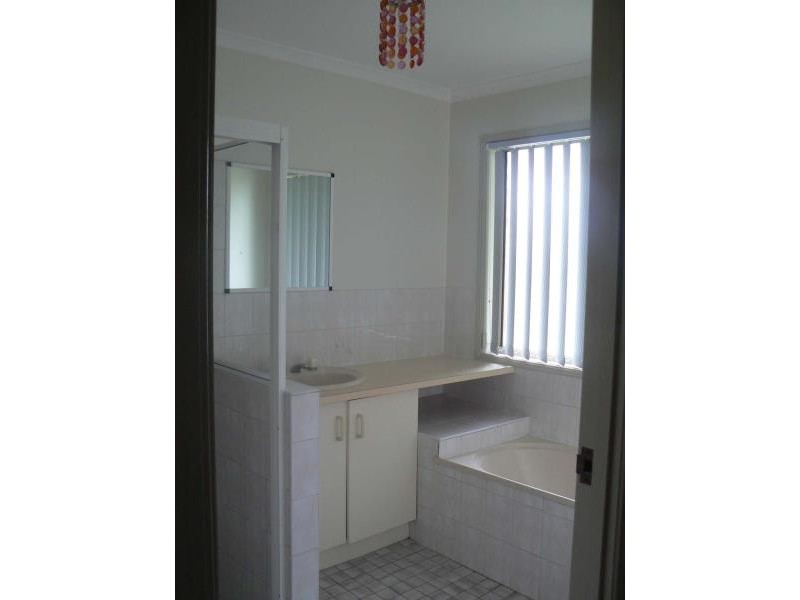 12 Bangalow Court, Kawungan QLD 4655