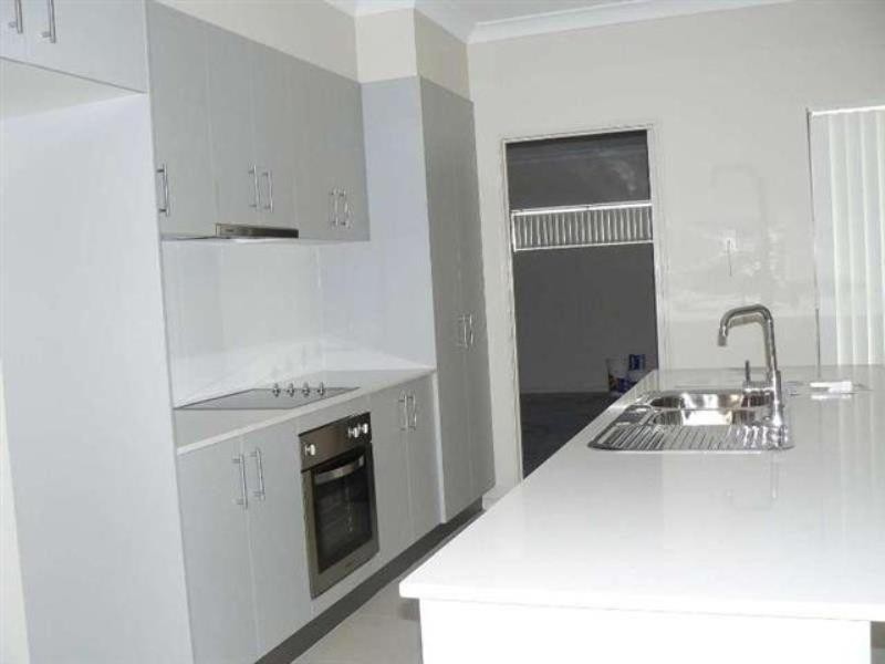18 Bay Breeze Close, Wondunna QLD 4655