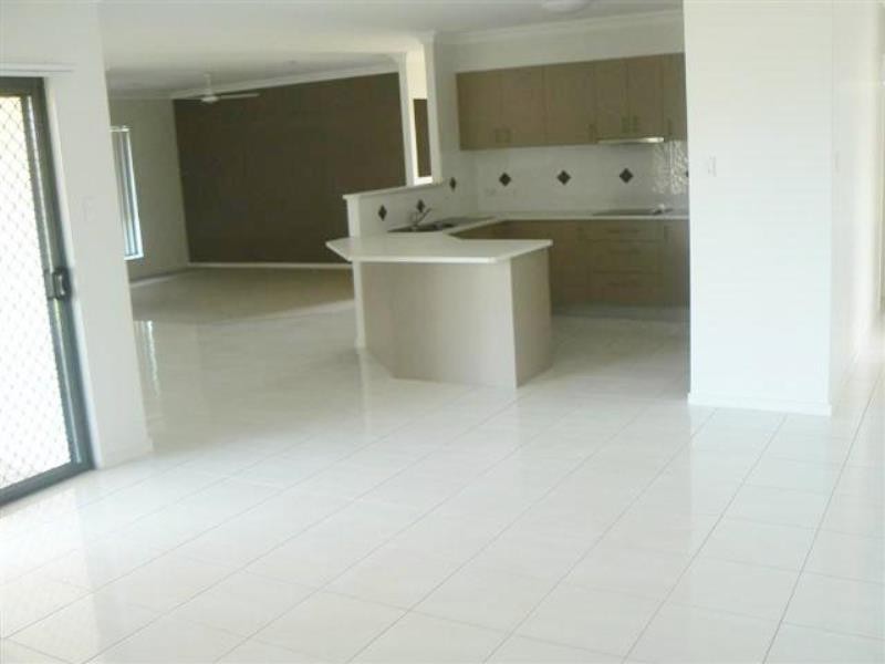 3 Marlowe Court, Urraween QLD 4655