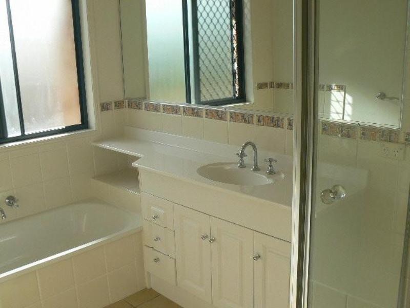 19 Christensen, Urraween QLD 4655