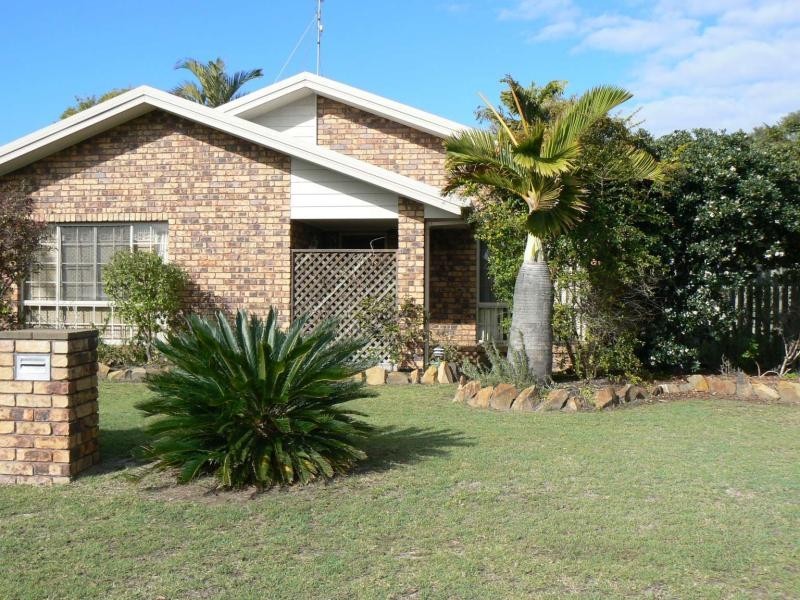 20 Cassandra Crescent, Urangan QLD 4655