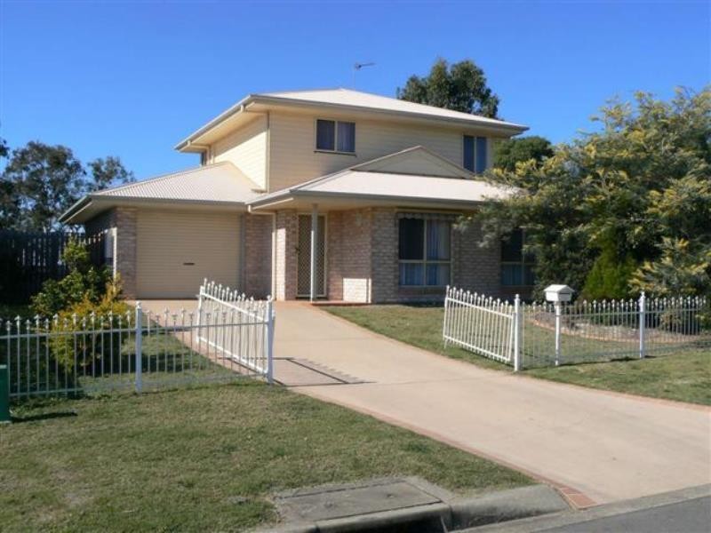 32 Foreshore Drive, Urangan QLD 4655