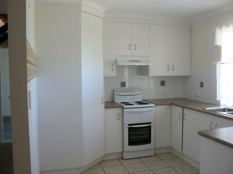 32 Foreshore Drive, Urangan QLD 4655