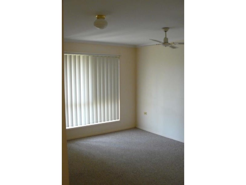 3 Satinay, Urangan QLD 4655