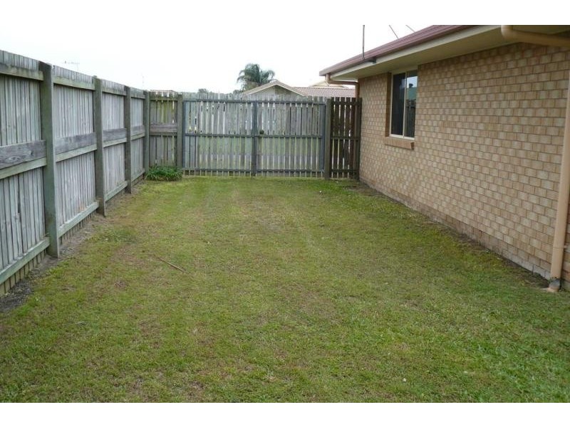 3 Satinay, Urangan QLD 4655