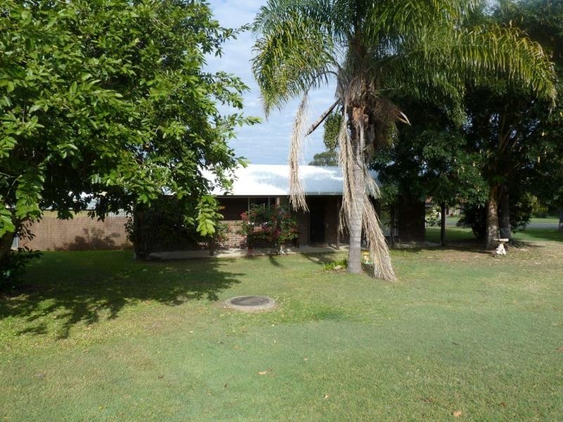 2 North Street, Point Vernon QLD 4655