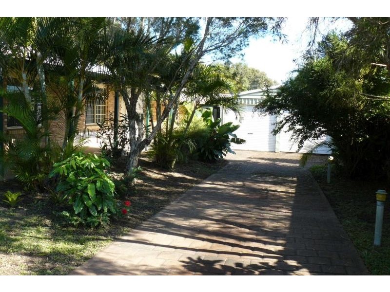 83 Hansen Street, Urangan QLD 4655