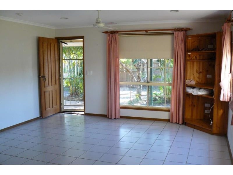 83 Hansen Street, Urangan QLD 4655