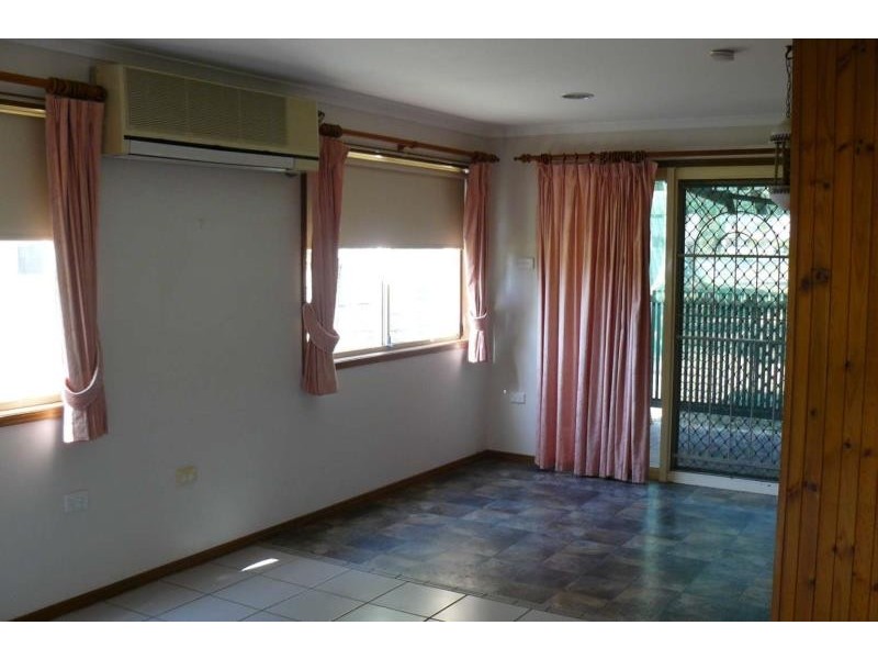 83 Hansen Street, Urangan QLD 4655