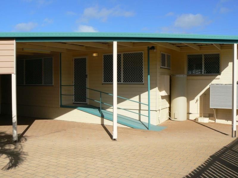 156 Cypress, Urangan QLD 4655