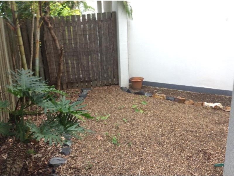 Unit 8, 179 Torquay Rd, Scarness QLD 4655