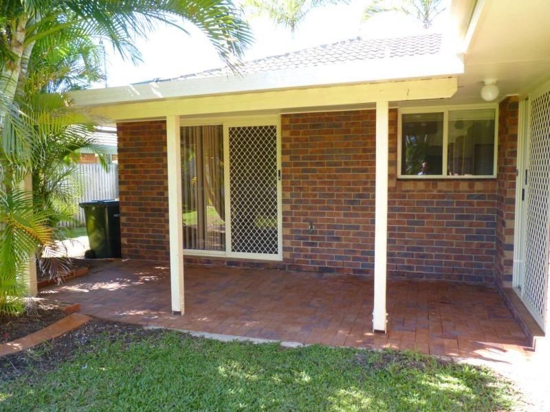 39 Merlin Drive, Urangan QLD 4655