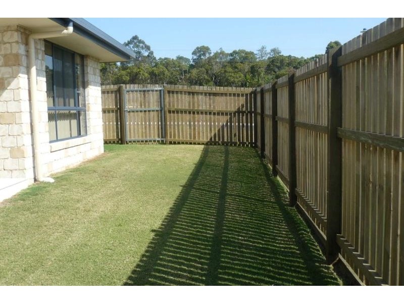 17 Picadilly Circuit, Urraween QLD 4655