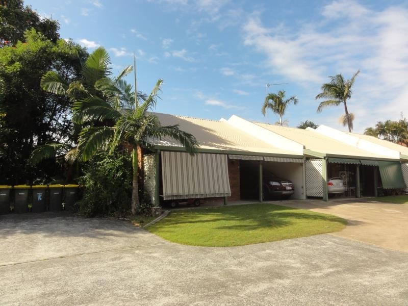 10/12 Denmans Camp Road, Torquay QLD 4655